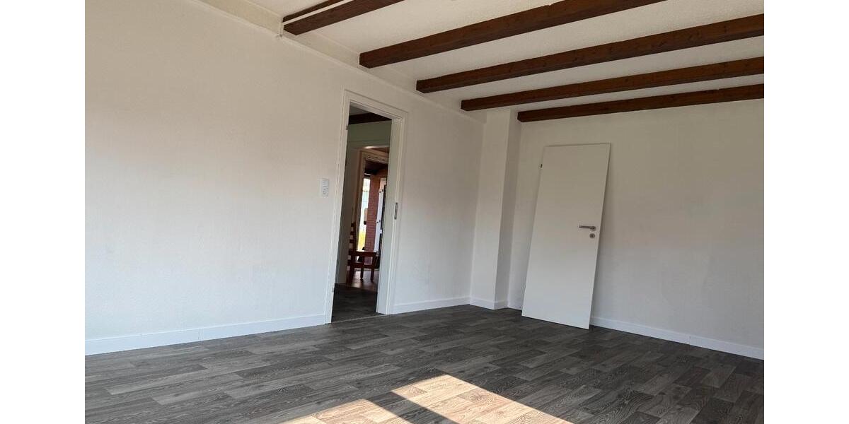 Erdgeschoßwohnung Südbrookmerland - 3 Zimmer, 94 m&sup2;, 1.300&euro; | Angebot:26523694