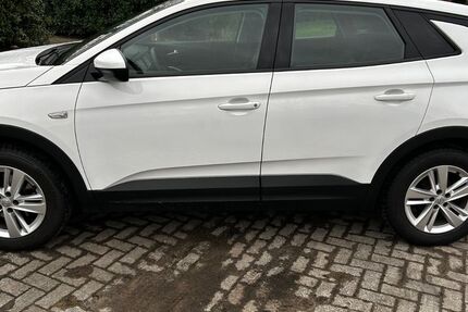 Opel Grandland (X) 69.747 km 16.000 &euro; Großefehn 26629