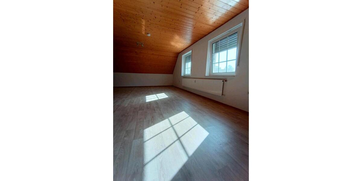 Dachgeschoßwohnung Westoverledingen - 2 Zimmer, 80 m&sup2;, 450&euro; | Angebot:26704828