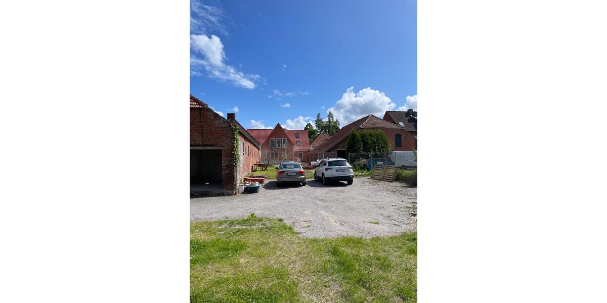 Einfamilienhaus Hage - 10 Zimmer, 250 m&sup2;, 600&euro; | Angebot:26072903