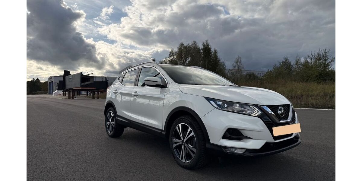 Nissan Qashqai 52.646 km 18.399 &euro; Westoverledingen, Flachsmeer 26810