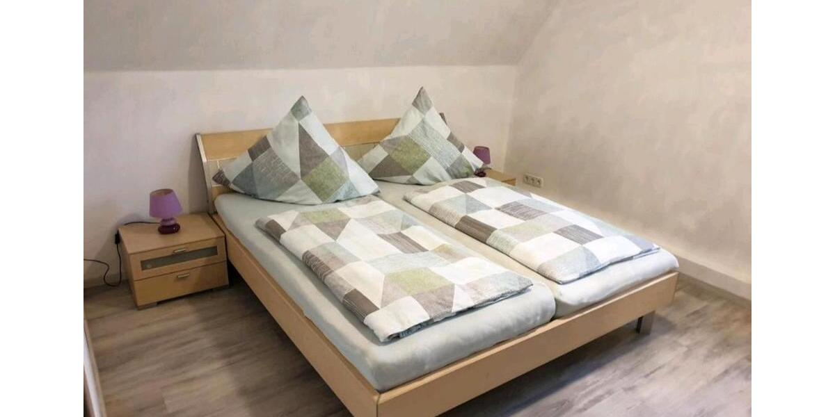 Dachgeschoßwohnung Emden - 2 Zimmer, 40 m&sup2;, 600&euro; | Angebot:25840769