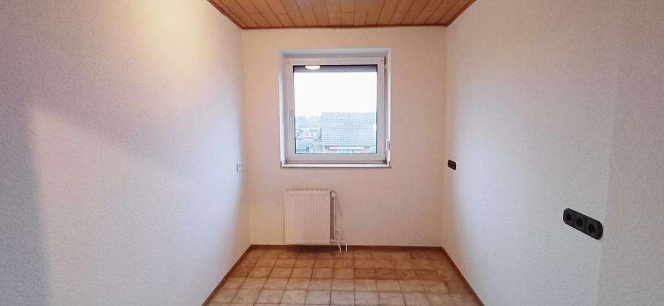 Etagenwohnung Emden Tholenswehr - 3.5 Zimmer, 79 m&sup2;, 650&euro; | Angebot:25865314