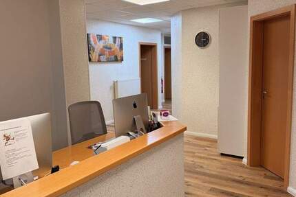 Gewerbeobjekt Südbrookmerland / Moordorf Moordorf - 5 Zimmer, 1.500&euro; | Angebot:25695439