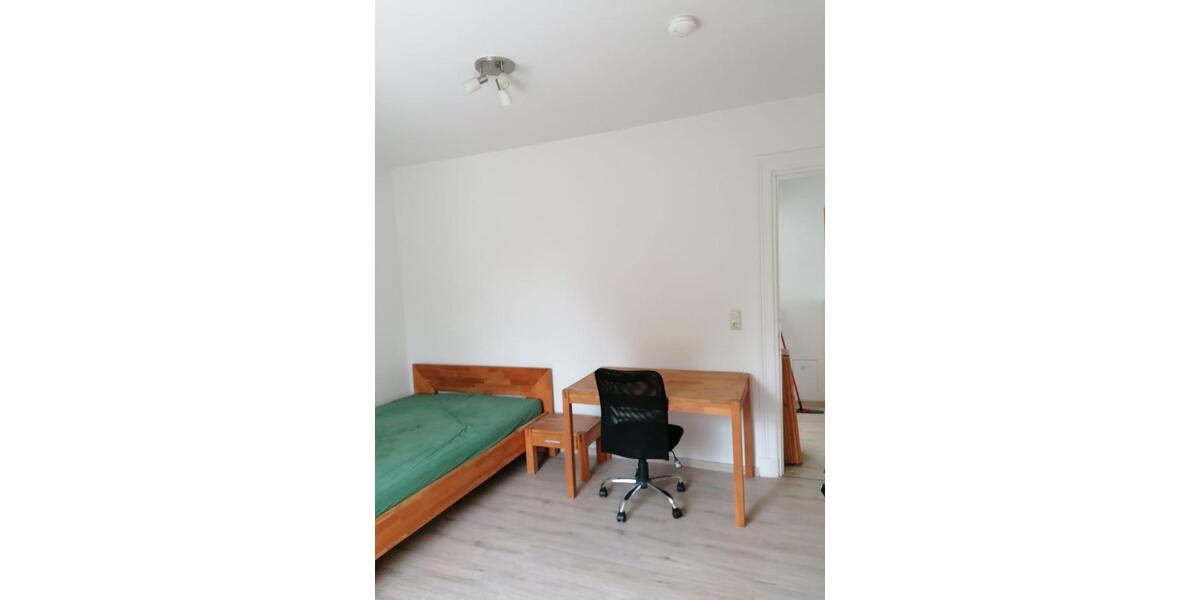 Dachgeschoßwohnung Leer (Ostfriesland) - 1 Zimmer, 17 m&sup2;, 550&euro; | Angebot:25300355