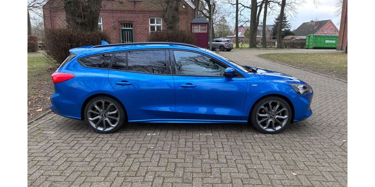 Ford Focus 82.000 km 14.999 &euro; Grossefehn 26629