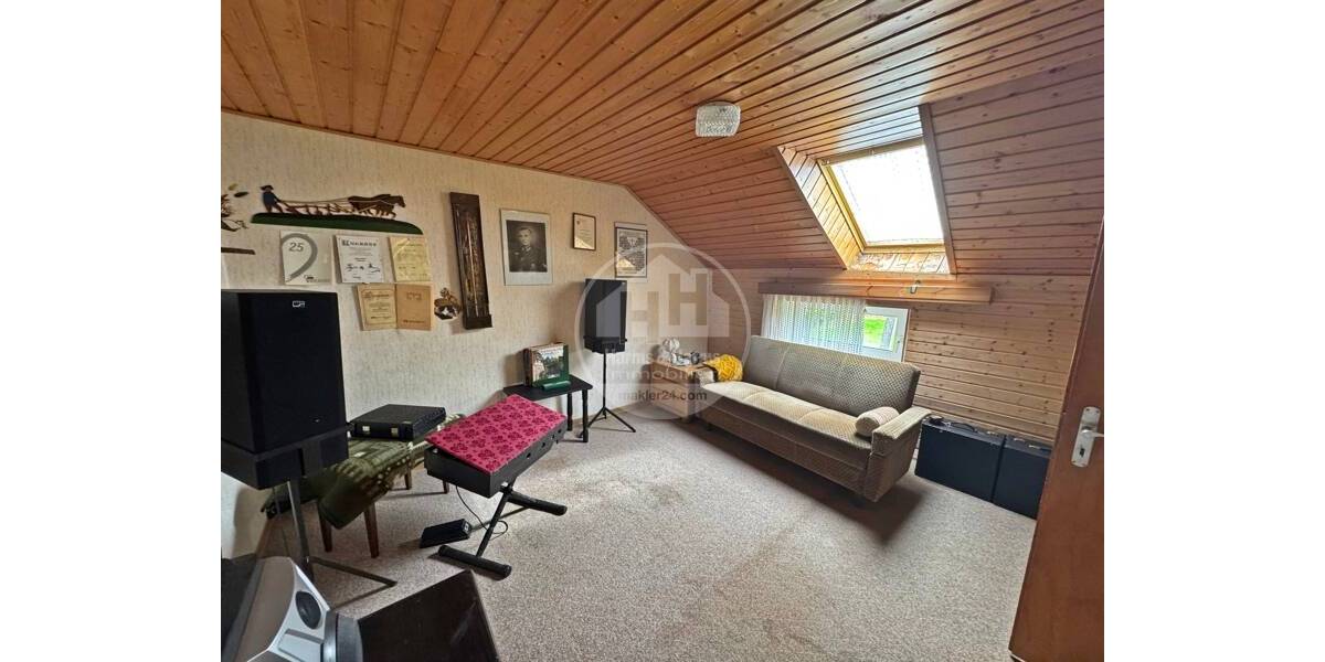 Einfamilienhaus Aurich Schirum - 8 Zimmer, 200 m&sup2;, 229.000&euro; | Angebot:25725671