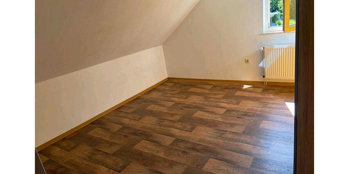Dachgeschoßwohnung Moormerland - 3 Zimmer, 65 m&sup2;, 490&euro; | Angebot:26692409