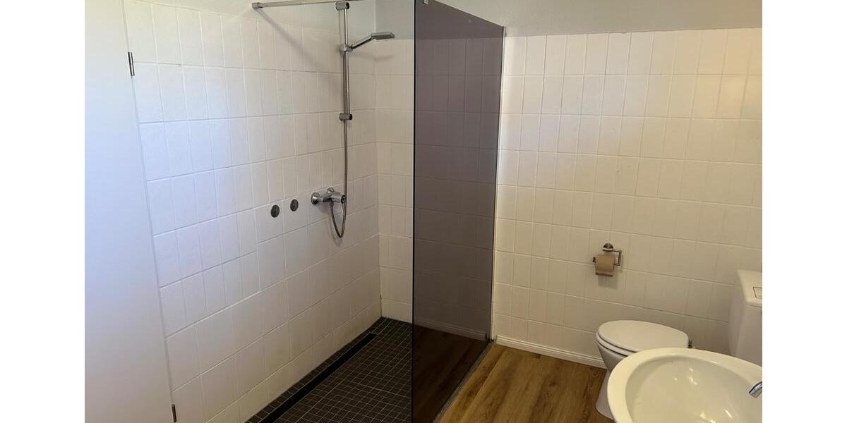 Erdgeschoßwohnung Norden - 5 Zimmer, 102 m&sup2;, 1.290&euro; | Angebot:26044858