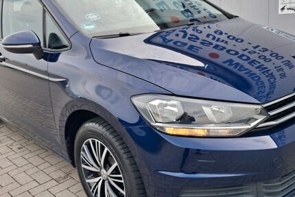 VW Touran 106.000 km 17.850 &euro; Upgant- Schott 26529
