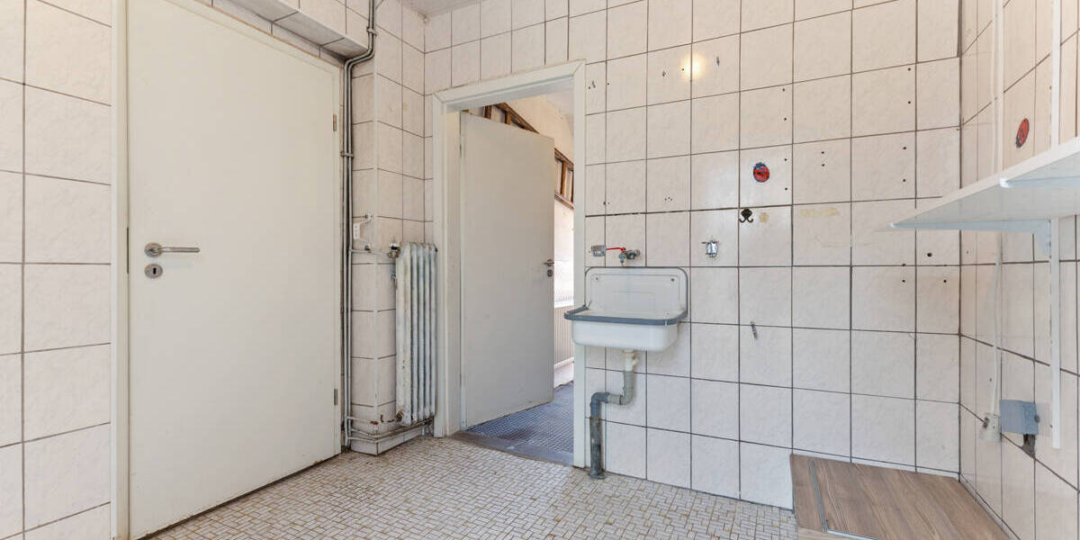 Reihenmittelhaus Aurich Innenstadt - 4 Zimmer, 98 m&sup2;, 150.000&euro; | Angebot:26105544