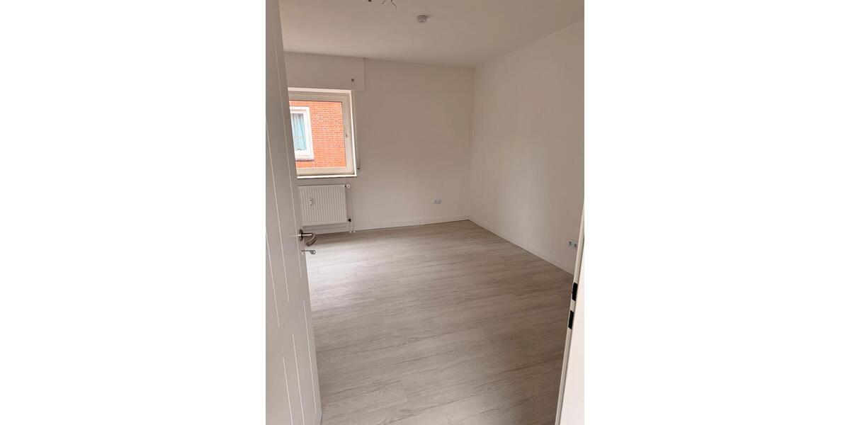 Etagenwohnung Emden Tholenswehr - 3 Zimmer, 119 m&sup2;, 800&euro; | Angebot:25650371