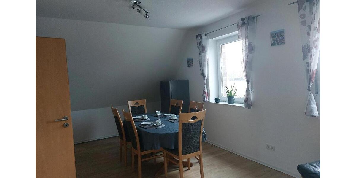 Dachgeschoßwohnung Hage - 3 Zimmer, 75 m&sup2;, 600&euro; | Angebot:26632948