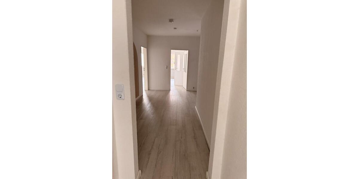 Etagenwohnung Emden Tholenswehr - 3 Zimmer, 119 m&sup2;, 800&euro; | Angebot:25650371