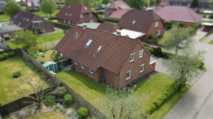 Mehrfamilienhaus, Wohnhaus Hage - 10 Zimmer, 187 m&sup2;, 259.999&euro; | Angebot:26591481