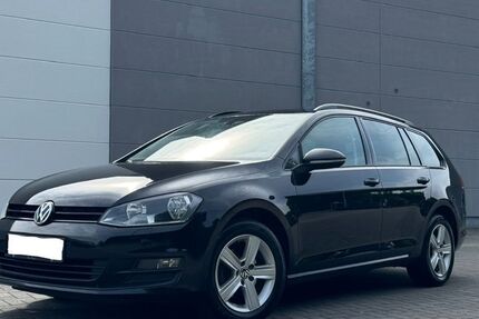 VW Golf 297.000 km 6.599 &euro; Upgant-Schott 26529