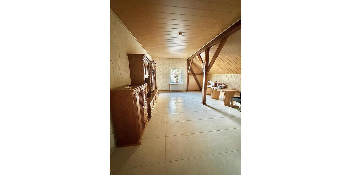 Etagenwohnung Aurich Georgsfeld und Tannenhausen - 4 Zimmer, 130 m&sup2;, 880&euro; | Angebot:24542797