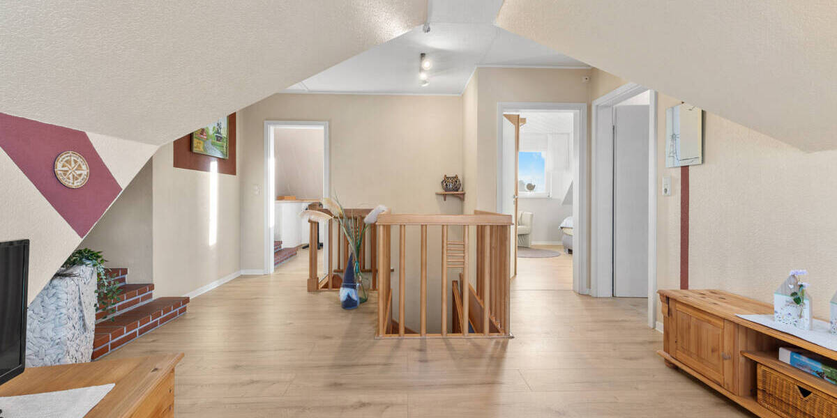 Mehrfamilienhaus, Wohnhaus Osteel - 9 Zimmer, 210 m&sup2;, 419.000&euro; | Angebot:25679583