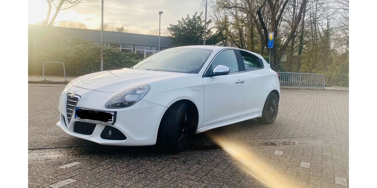 Alfa Romeo Giulietta 96.000 km 8.400 &euro; Aurich 26605