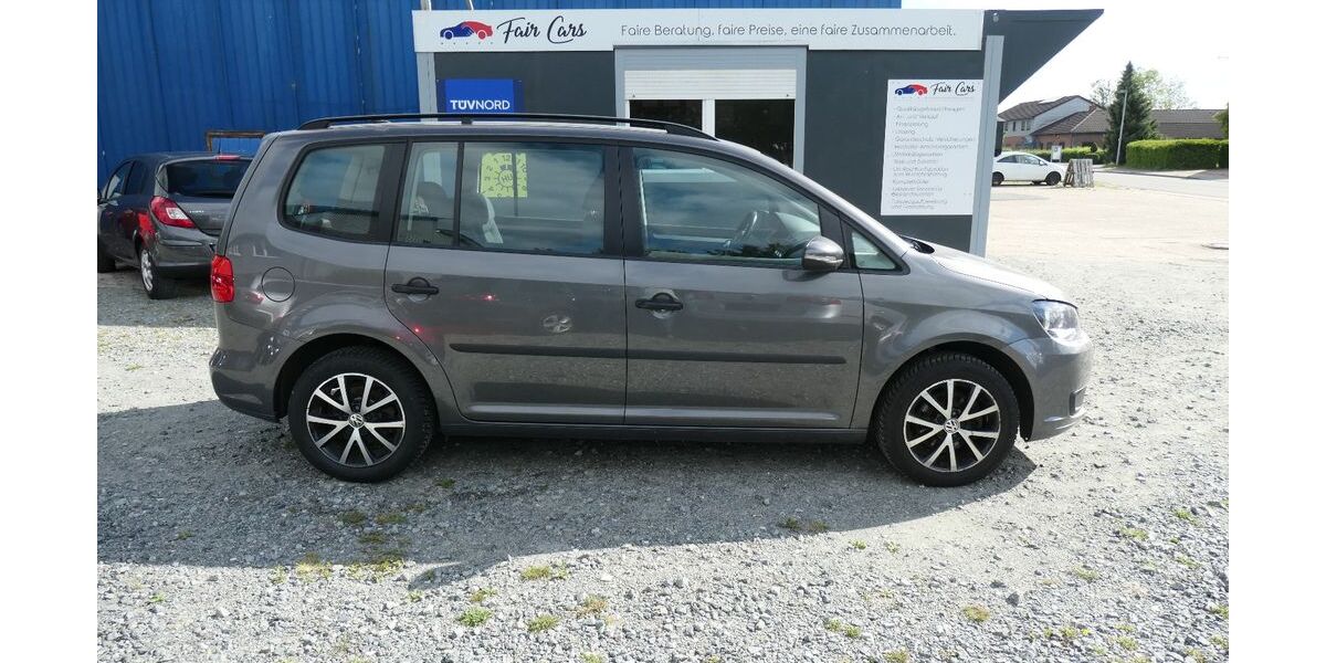 VW Touran 89.000 km 14.880 &euro; Leer 26789