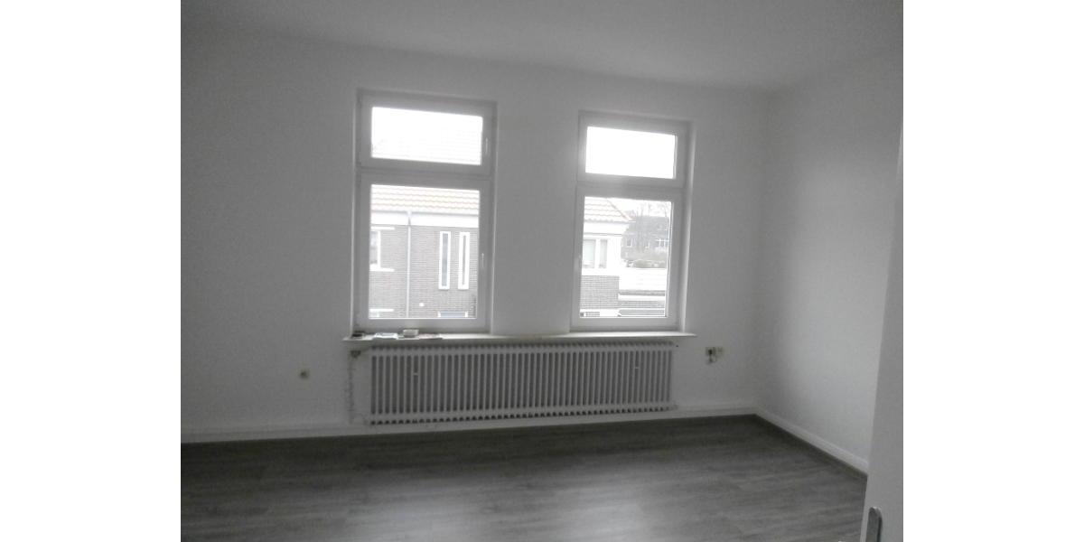 Altbau-Oberwohnung (ohne Schrägen)-neu renoviert - in Norden - Etagenwohnung Norden | Angebot:25368130