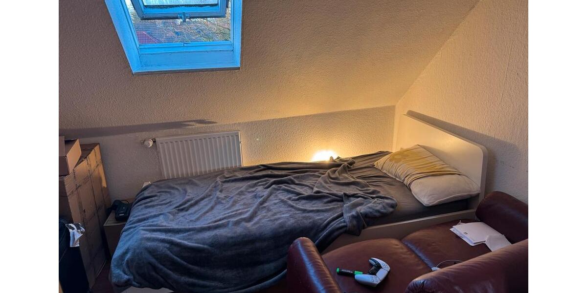 Dachgeschoßwohnung Norden - 1.5 Zimmer, 34 m&sup2;, 310&euro; | Angebot:26613132