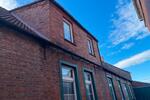 Mehrfamilienhaus, Wohnhaus Hage - 10 Zimmer, 300 m&sup2;, 500&euro; | Angebot:26197226