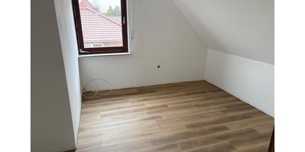 Etagenwohnung Westoverledingen - 4 Zimmer, 135 m&sup2;, 1.040&euro; | Angebot:24976866