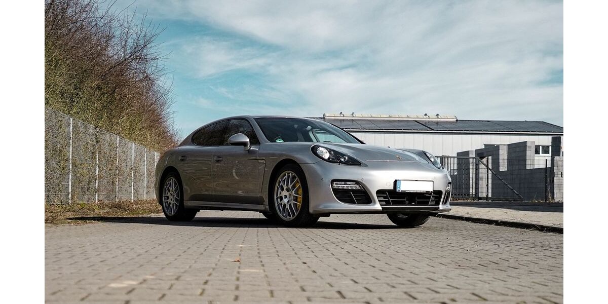 Porsche Panamera 99.000 km 36.900 &euro; Holtland 26835