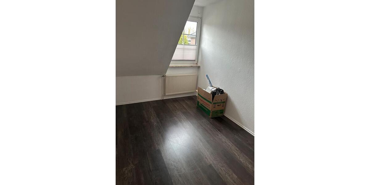 Etagenwohnung Aurich - 4 Zimmer, 90 m&sup2;, 850&euro; | Angebot:25711288