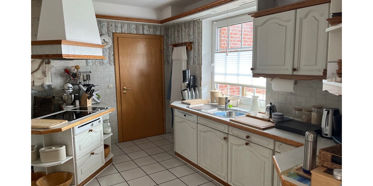 Großzügiges Wohnhaus mit Vollkeller in verkehrsgünstiger Wohnlage von Westerende-Kirchloog - Einfamilienhaus Ihlow | Angebot:26998612