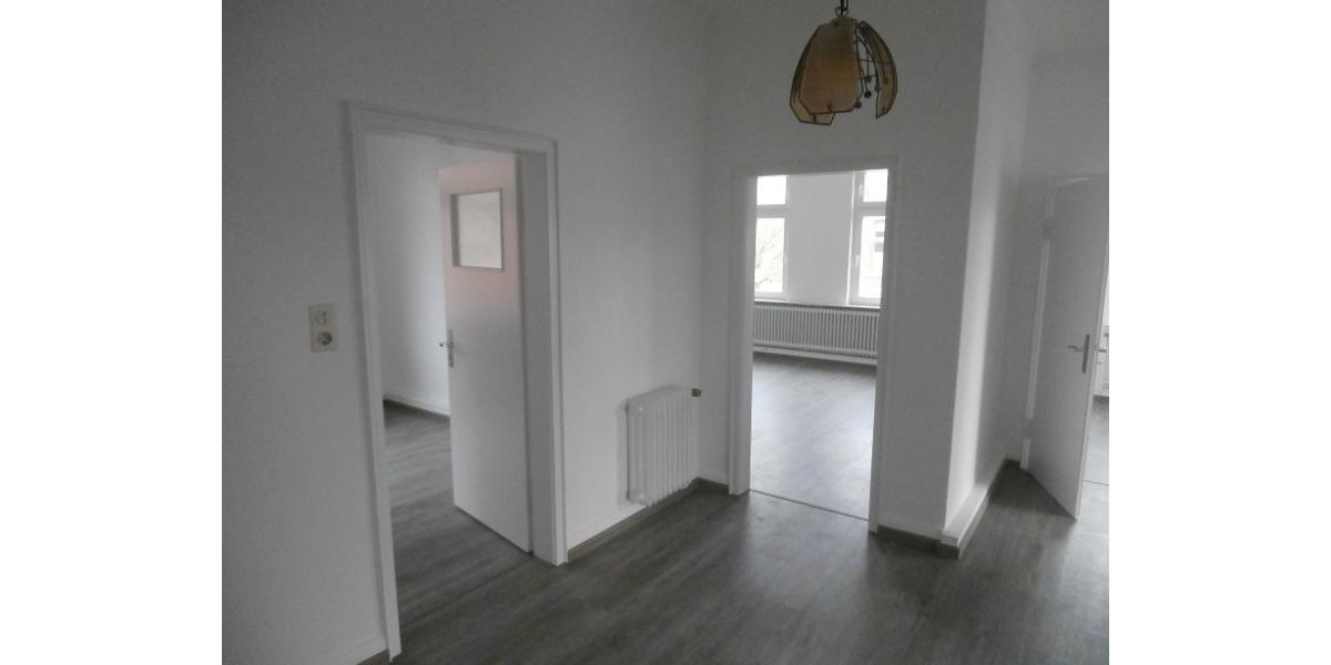 Altbau-Oberwohnung (ohne Schrägen)-neu renoviert - in Norden - Etagenwohnung Norden | Angebot:25368130