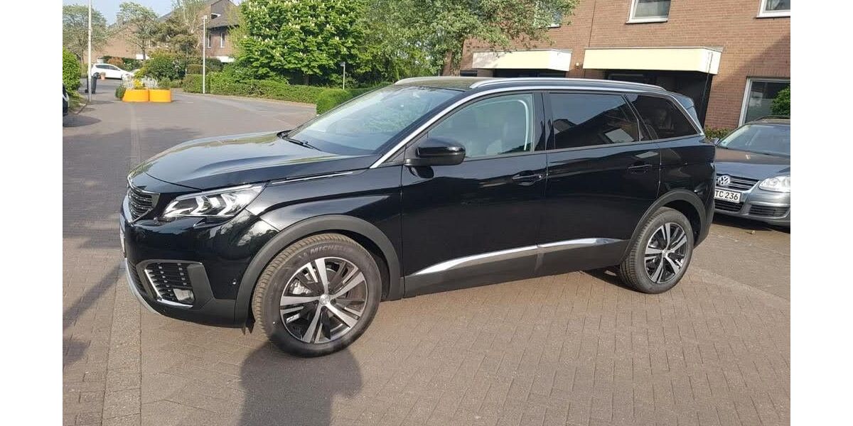 Peugeot 5008 96.400 km 17.900 &euro; Bunde 26831