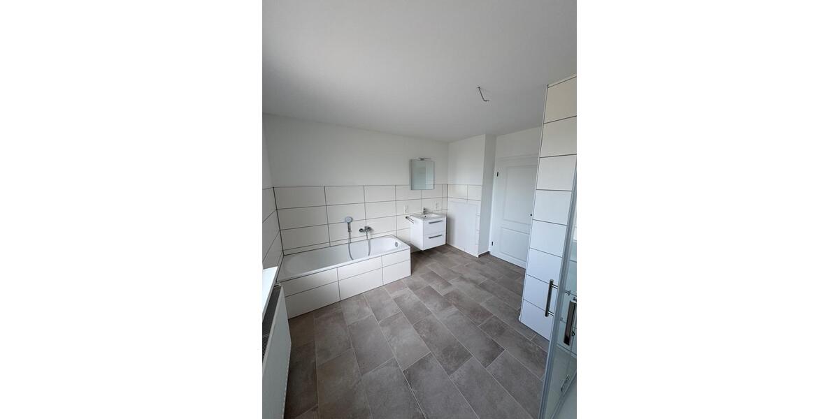 Etagenwohnung Großefehn - 5 Zimmer, 131 m&sup2;, 1.040&euro; | Angebot:26327304