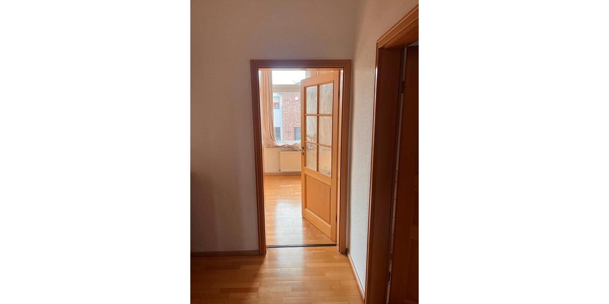 Etagenwohnung Emden - 5 Zimmer, 130 m&sup2;, 800&euro; | Angebot:26019066