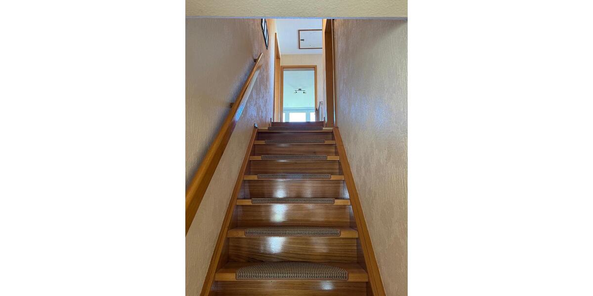 Einfamilienhaus Emden Tholenswehr - 8 Zimmer, 130 m&sup2;, 196.000&euro; | Angebot:25975137