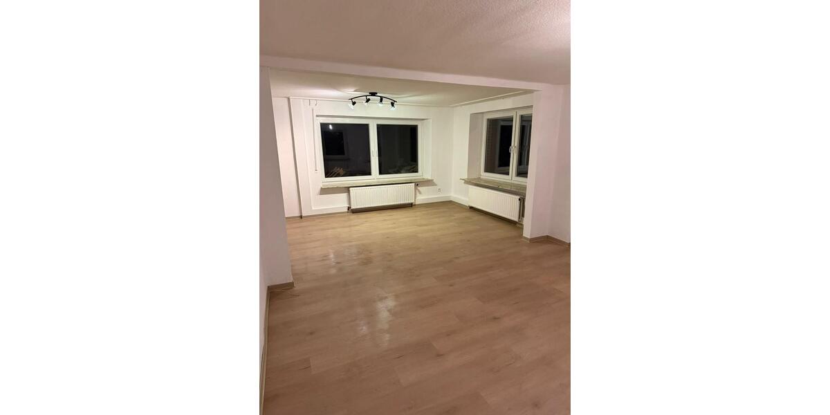 Etagenwohnung Bunde - 3 Zimmer, 120 m&sup2;, 950&euro; | Angebot:25026849