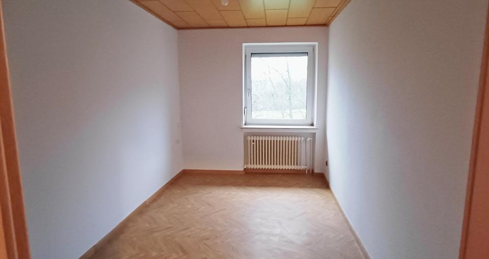 Etagenwohnung Emden Tholenswehr - 3.5 Zimmer, 79 m&sup2;, 650&euro; | Angebot:25865314