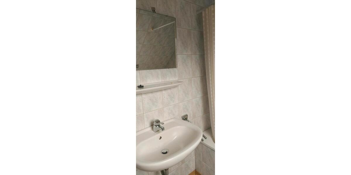 Dachgeschoßwohnung Norden - 2 Zimmer, 60 m&sup2;, 560&euro; | Angebot:26448320