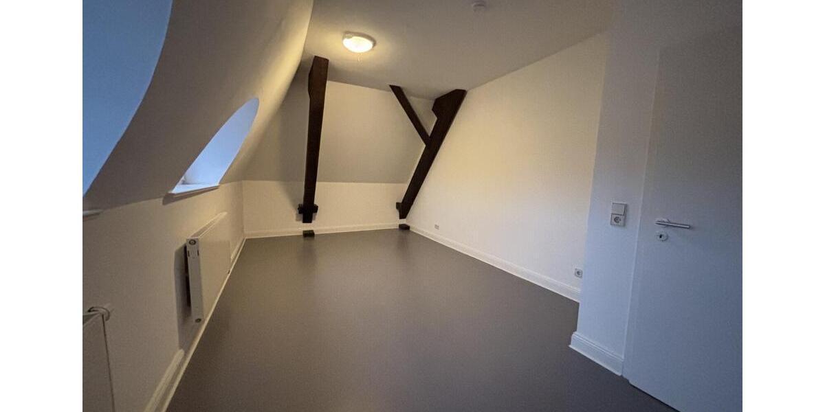 Dachgeschoßwohnung Emden - 3 Zimmer, 110 m&sup2;, 700&euro; | Angebot:24977175