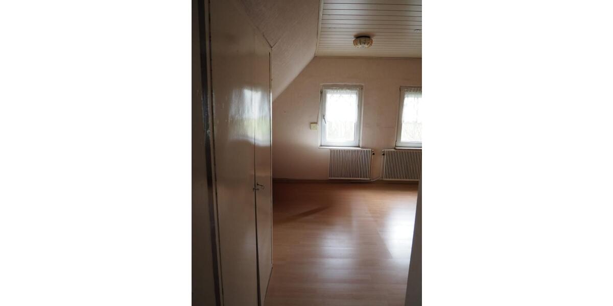 Einfamilienhaus Norden - 8 Zimmer, 214 m&sup2;, 225.000&euro; | Angebot:25720357