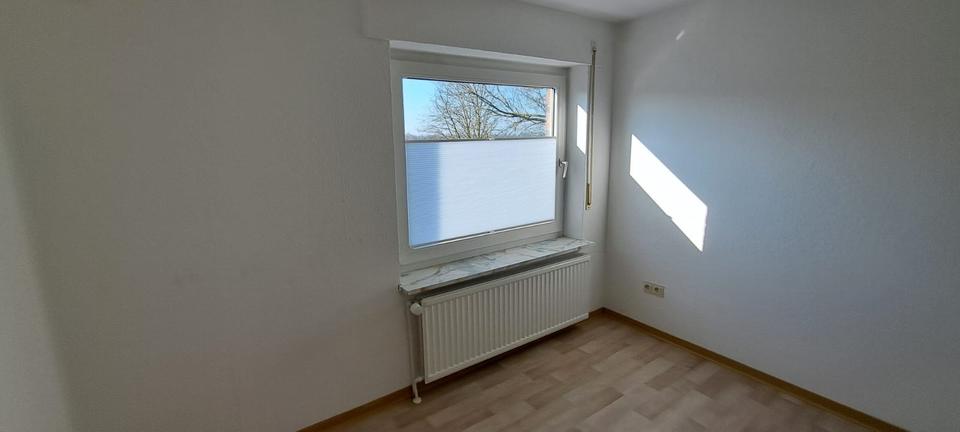 Dachgeschoßwohnung Westerholt - 2 Zimmer, 70 m&sup2;, 600&euro; | Angebot:25932088