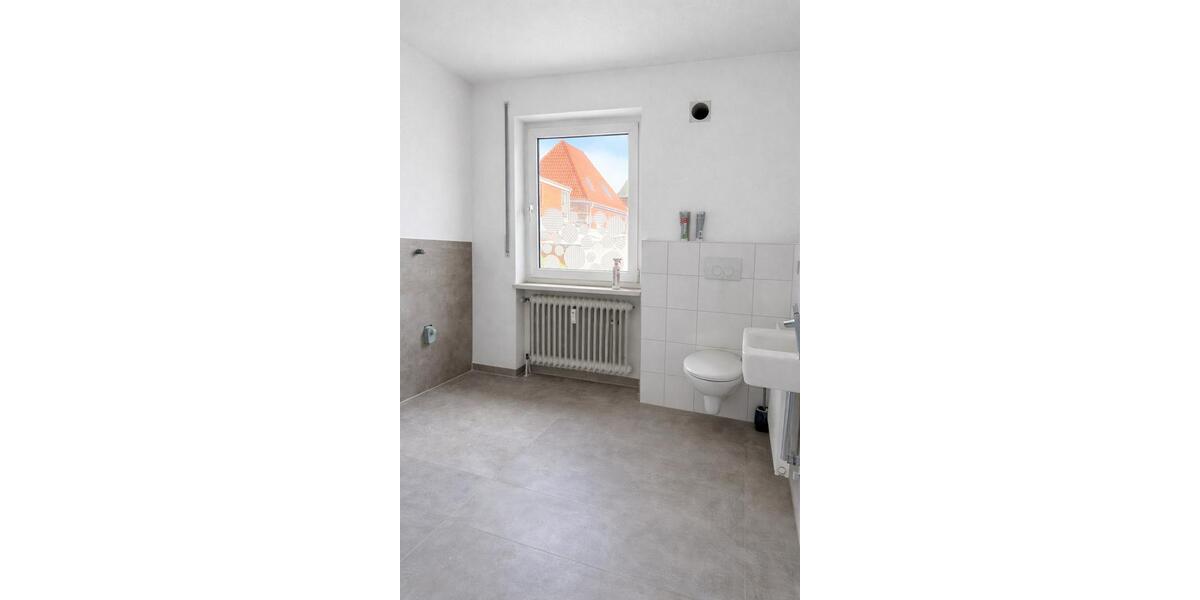 Hochparterre Emden - 2 Zimmer, 65 m&sup2;, 750&euro; | Angebot:25810488