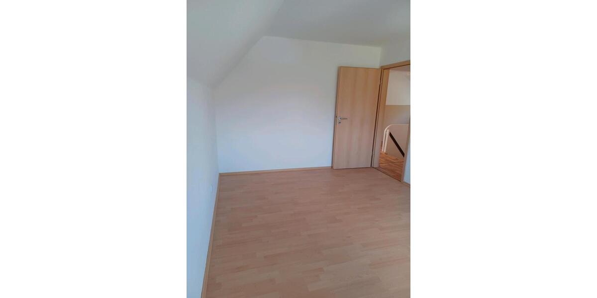 Etagenwohnung Westoverledingen - 4 Zimmer, 100 m&sup2;, 900&euro; | Angebot:26552108