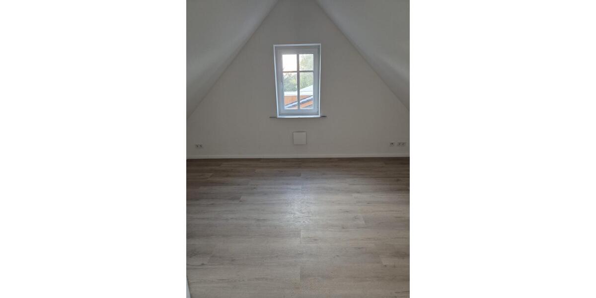 Dachgeschoßwohnung Moormerland - 3 Zimmer, 78 m&sup2;, 875&euro; | Angebot:26528640
