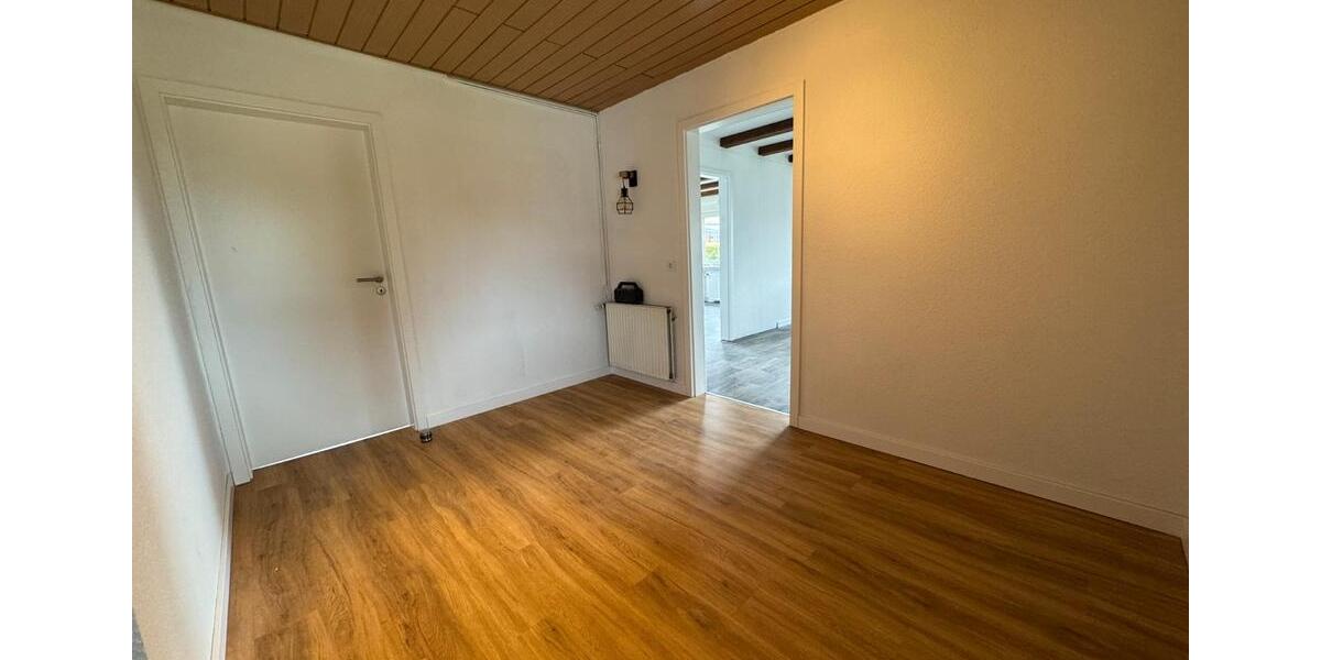 Erdgeschoßwohnung Südbrookmerland - 3 Zimmer, 94 m&sup2;, 1.300&euro; | Angebot:26523694