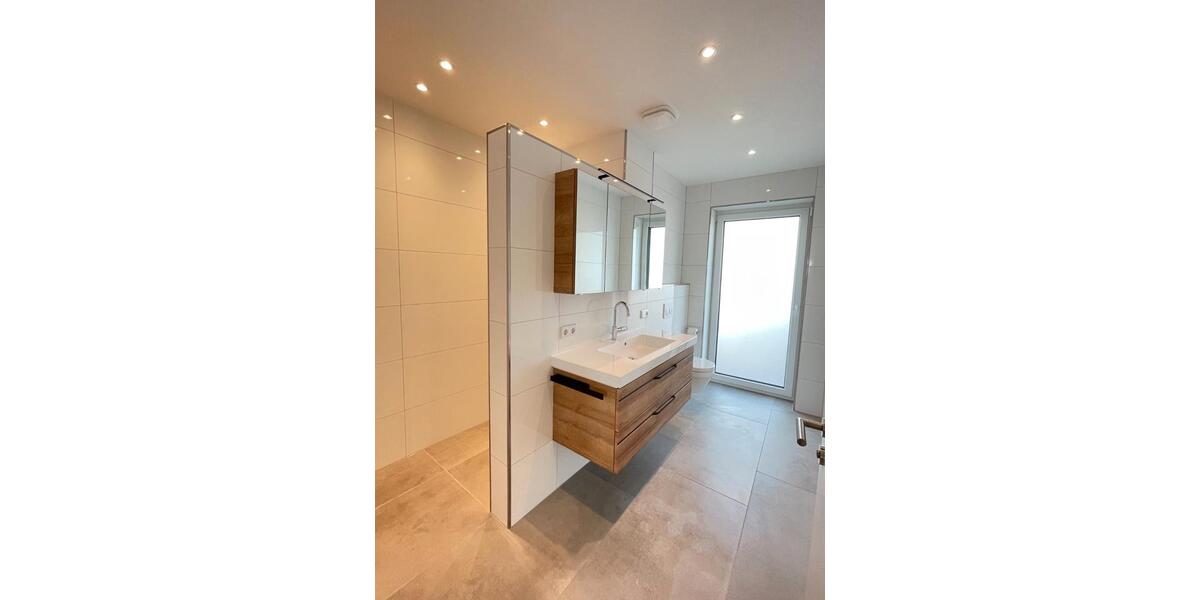 Etagenwohnung Emden - 3 Zimmer, 95 m&sup2;, 1.350&euro; | Angebot:26047027