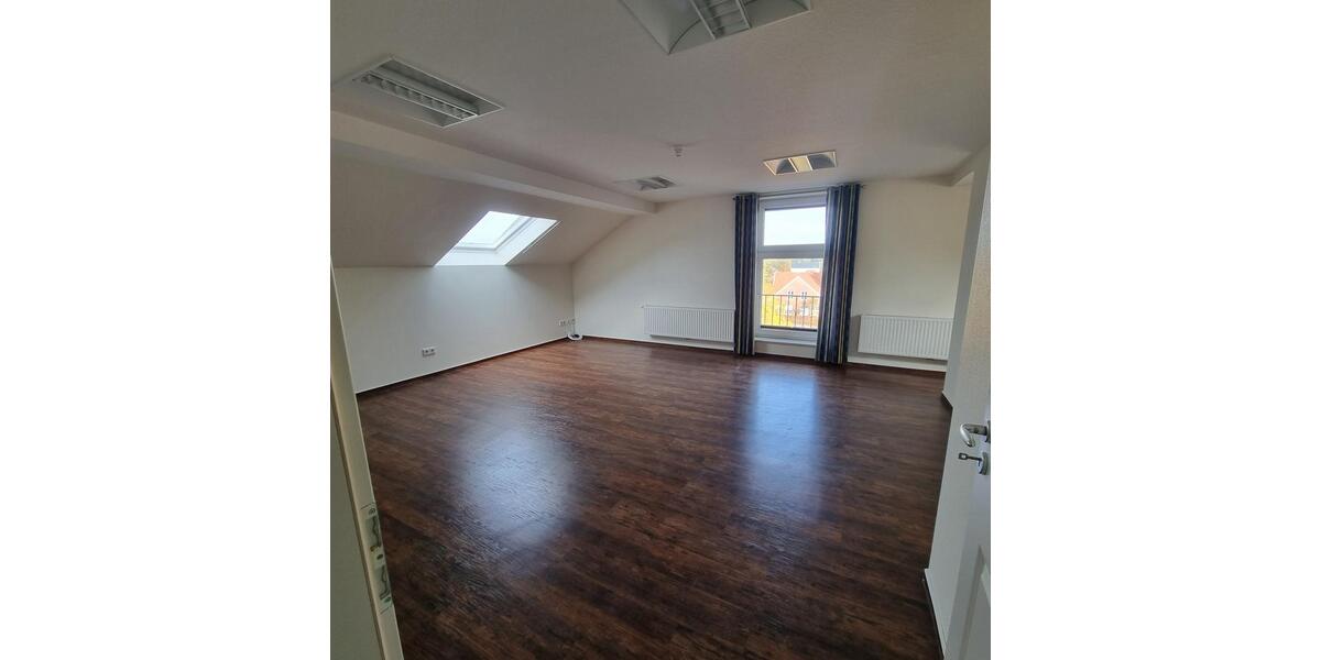 Etagenwohnung Weener - 2 Zimmer, 100 m&sup2;, 850&euro; | Angebot:25309979