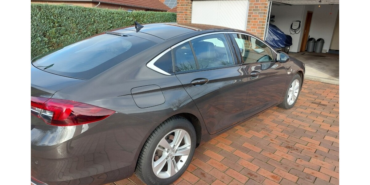 Opel Insignia 64.000 km 18.250 &euro; Westoverledingen 26810