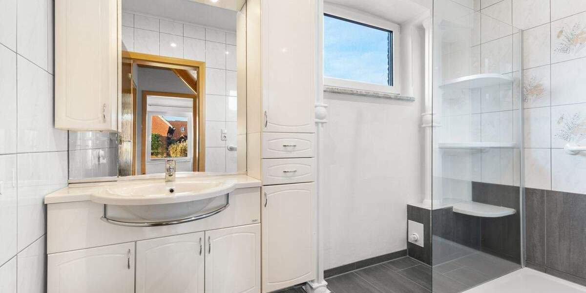 Mehrfamilienhaus, Wohnhaus Osteel - 9 Zimmer, 210 m&sup2;, 439.000&euro; | Angebot:25679583